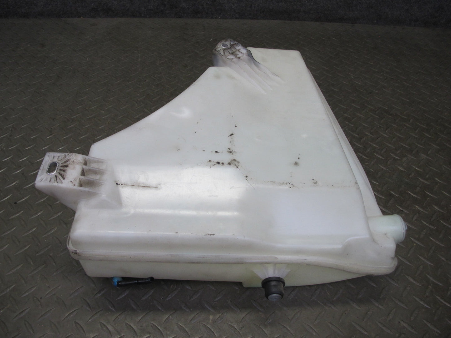 2011-2018 Porsche Cayenne 958 Windshield Washer Fluid Reservoir Tank W/ Pump