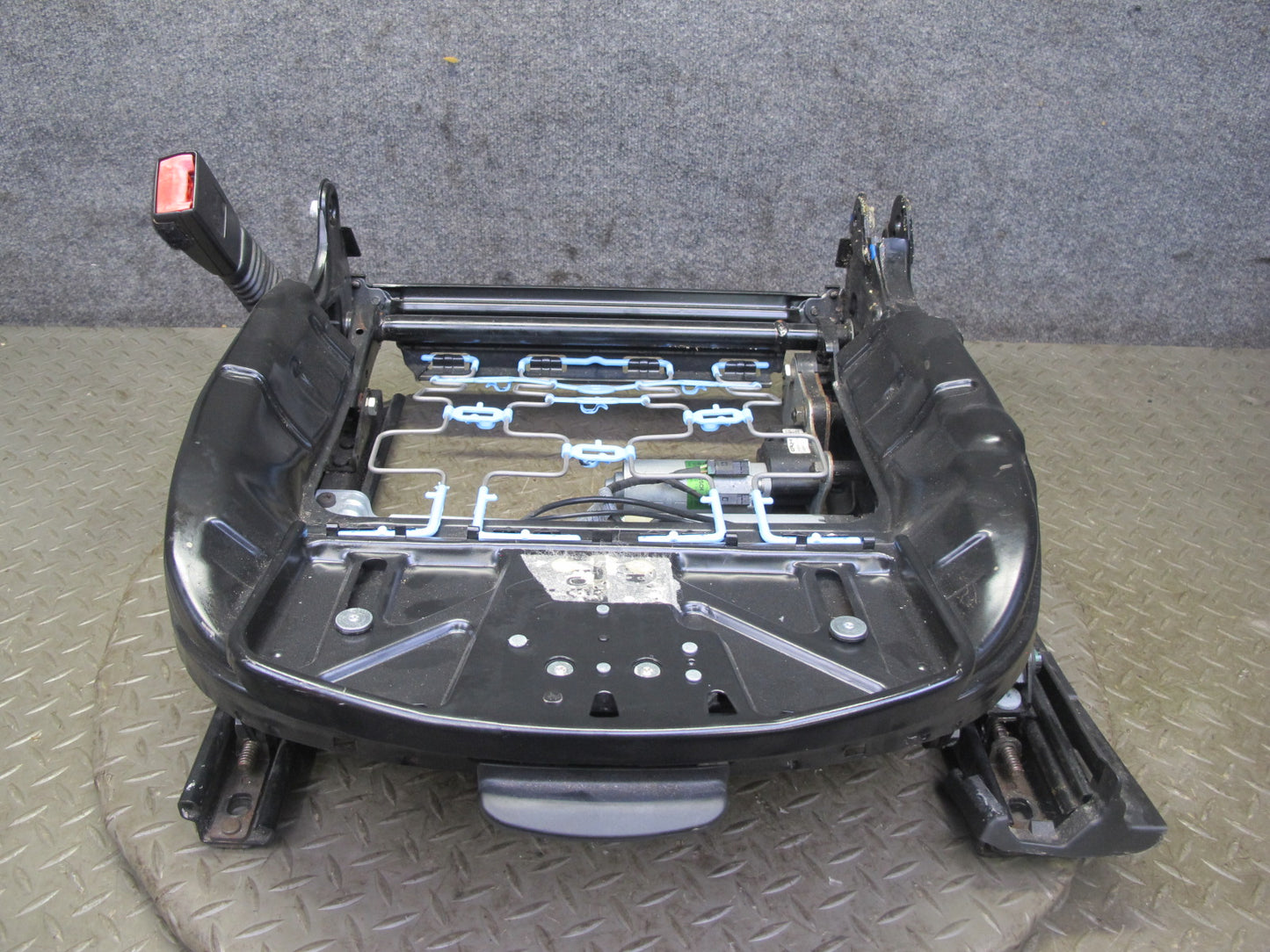 07-13 BMW E93 335i Conv Front Left Sport Seat Lower Frame Track Rail w Motor OEM