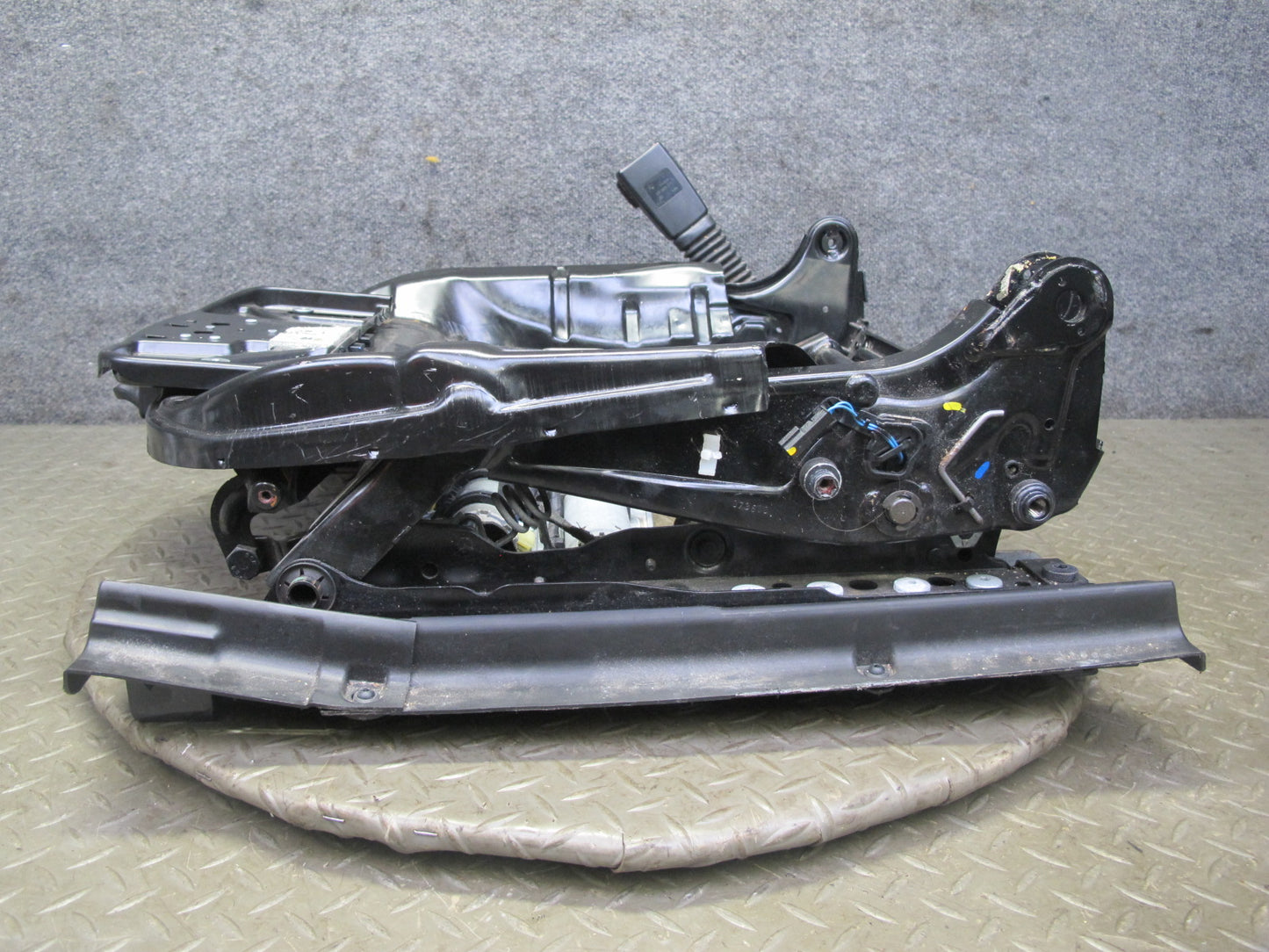 07-13 BMW E93 335i Conv Front Left Sport Seat Lower Frame Track Rail w Motor OEM