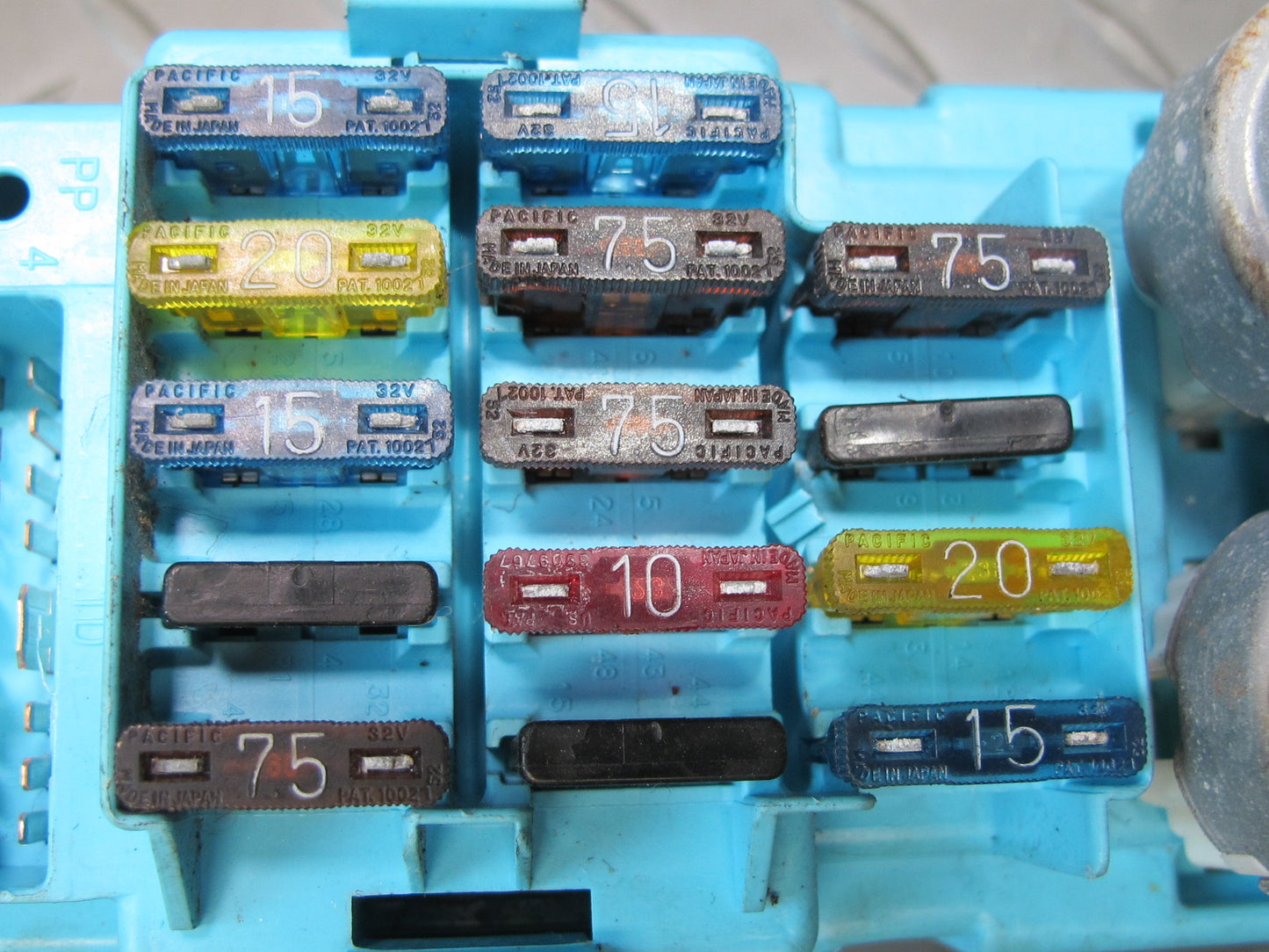 89-92 Toyota Supra MK3 MA70L Integration Relay Fuse Box Module OEM