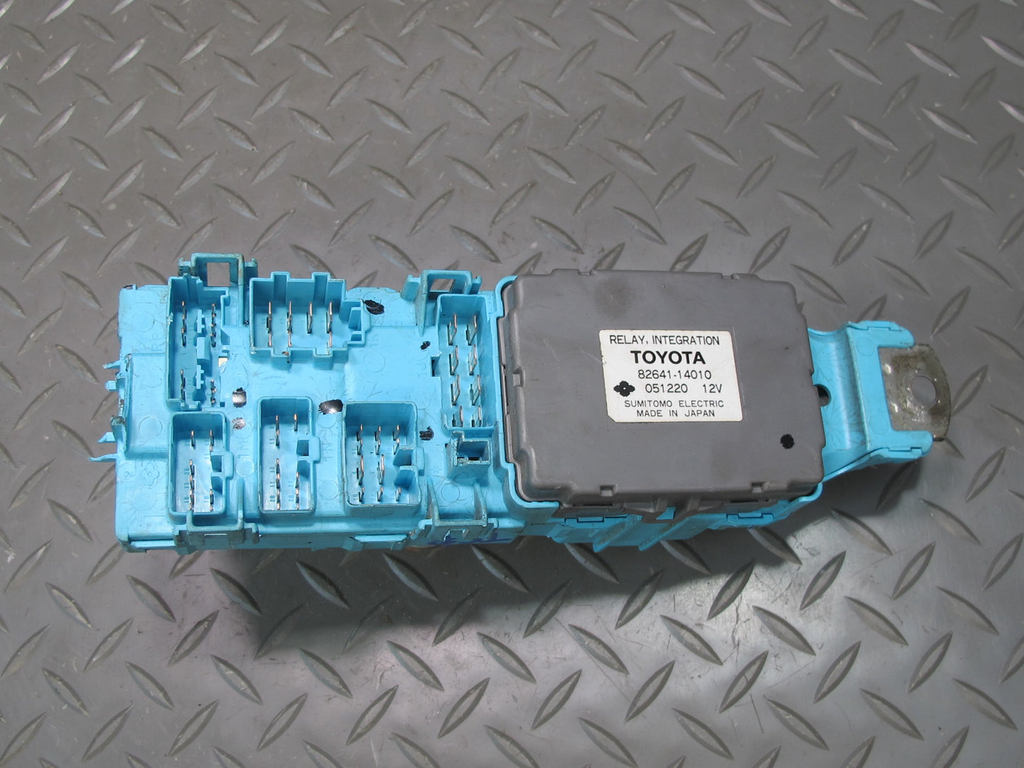 89-92 Toyota Supra MK3 MA70L Integration Relay Fuse Box Module OEM