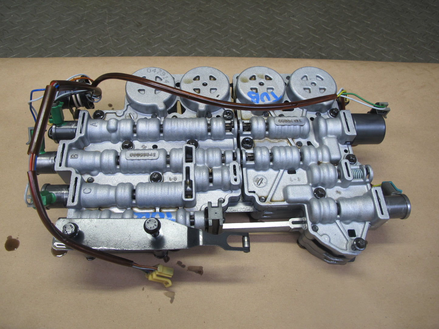 04-06 BMW E46 330i 330Ci A5S 390R A/T Transmission Valve Body Mechatronic OEM