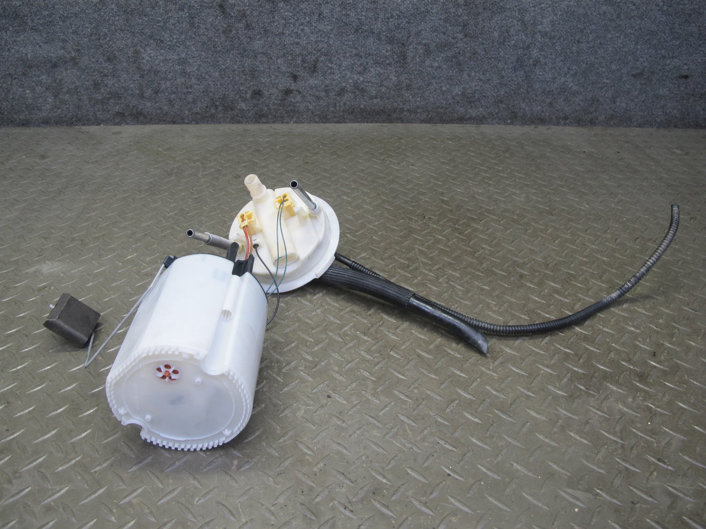 07-13 BMW E90 E92 E93 335i N54 Set of 2 Fuel Pump Level Sensor Sending Unit OEM