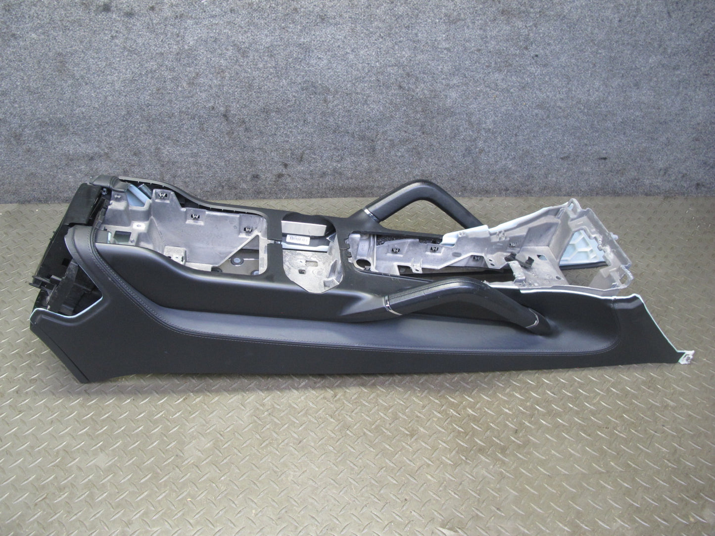 2011-2018 Porsche Cayenne 958 Front Dash Center Console Frame Panel Assembly