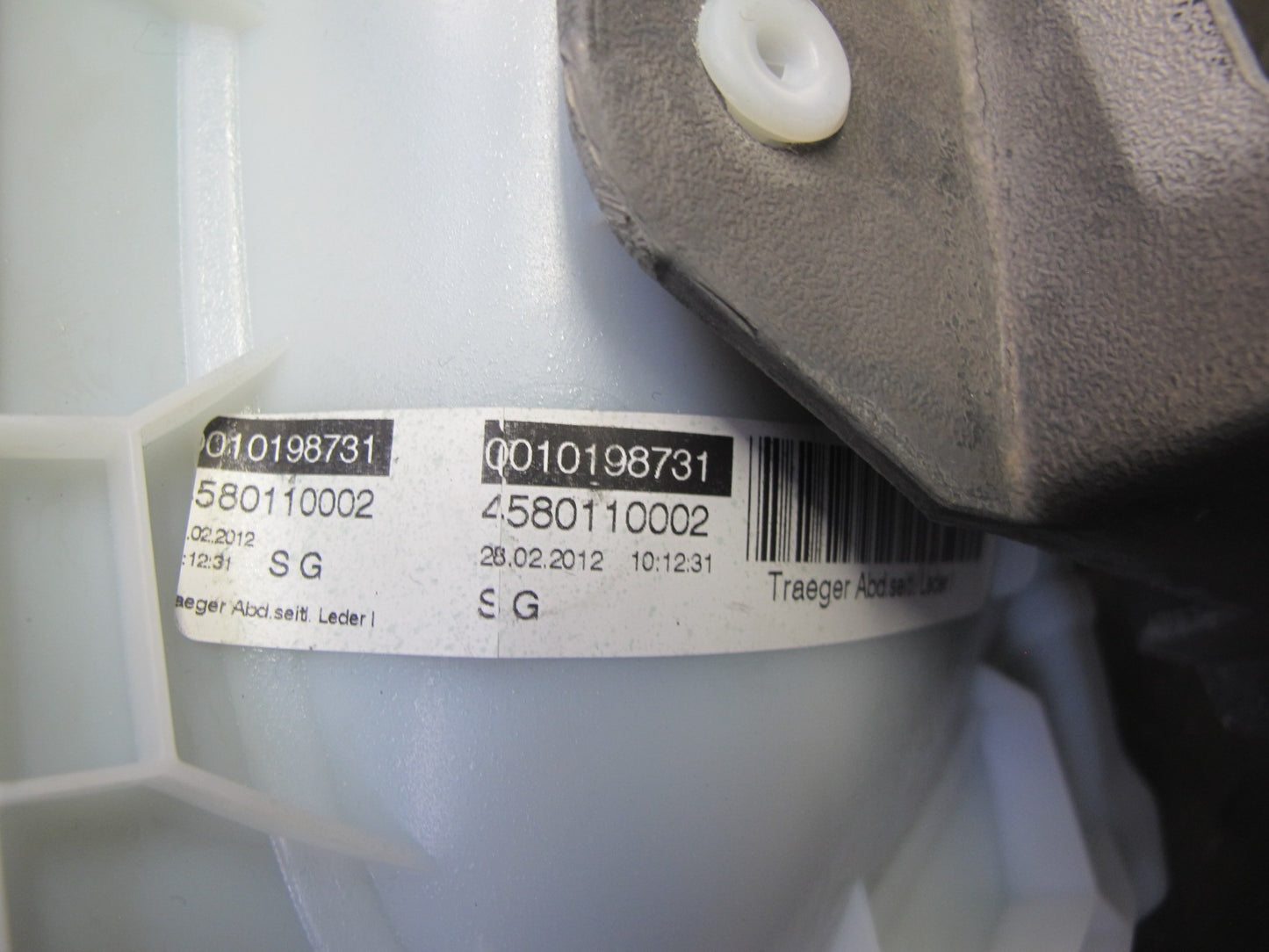 2011-2018 Porsche Cayenne 958 Front Dash Center Console Frame Panel Assembly