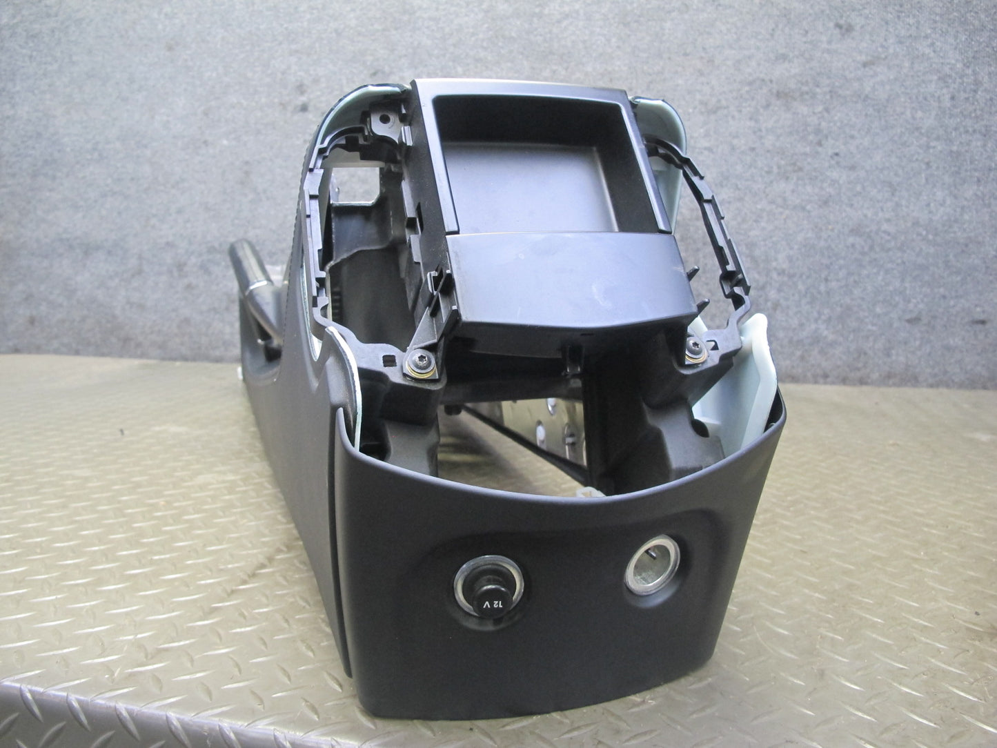 2011-2018 Porsche Cayenne 958 Front Dash Center Console Frame Panel Assembly