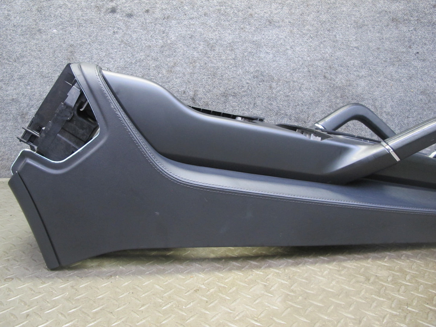 2011-2018 Porsche Cayenne 958 Front Dash Center Console Frame Panel Assembly