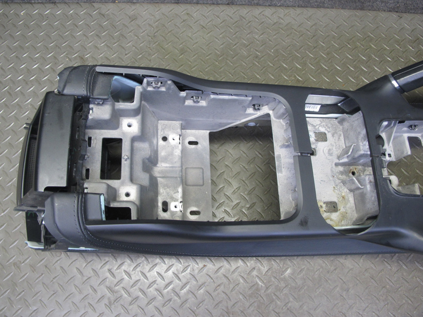 2011-2018 Porsche Cayenne 958 Front Dash Center Console Frame Panel Assembly