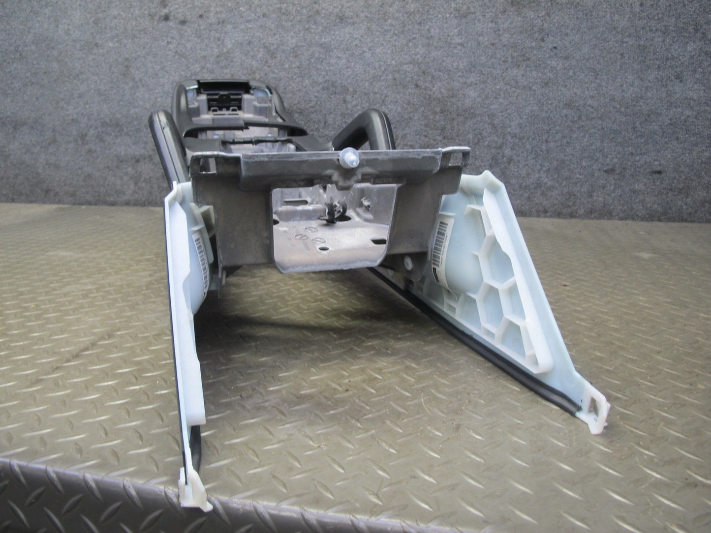 2011-2018 Porsche Cayenne 958 Front Dash Center Console Frame Panel Assembly