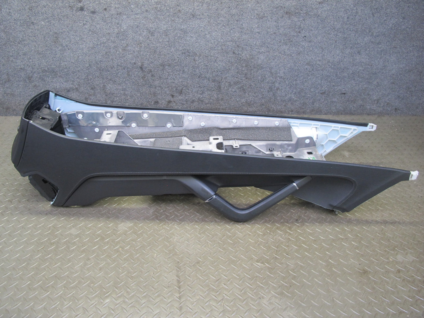 2011-2018 Porsche Cayenne 958 Front Dash Center Console Frame Panel Assembly