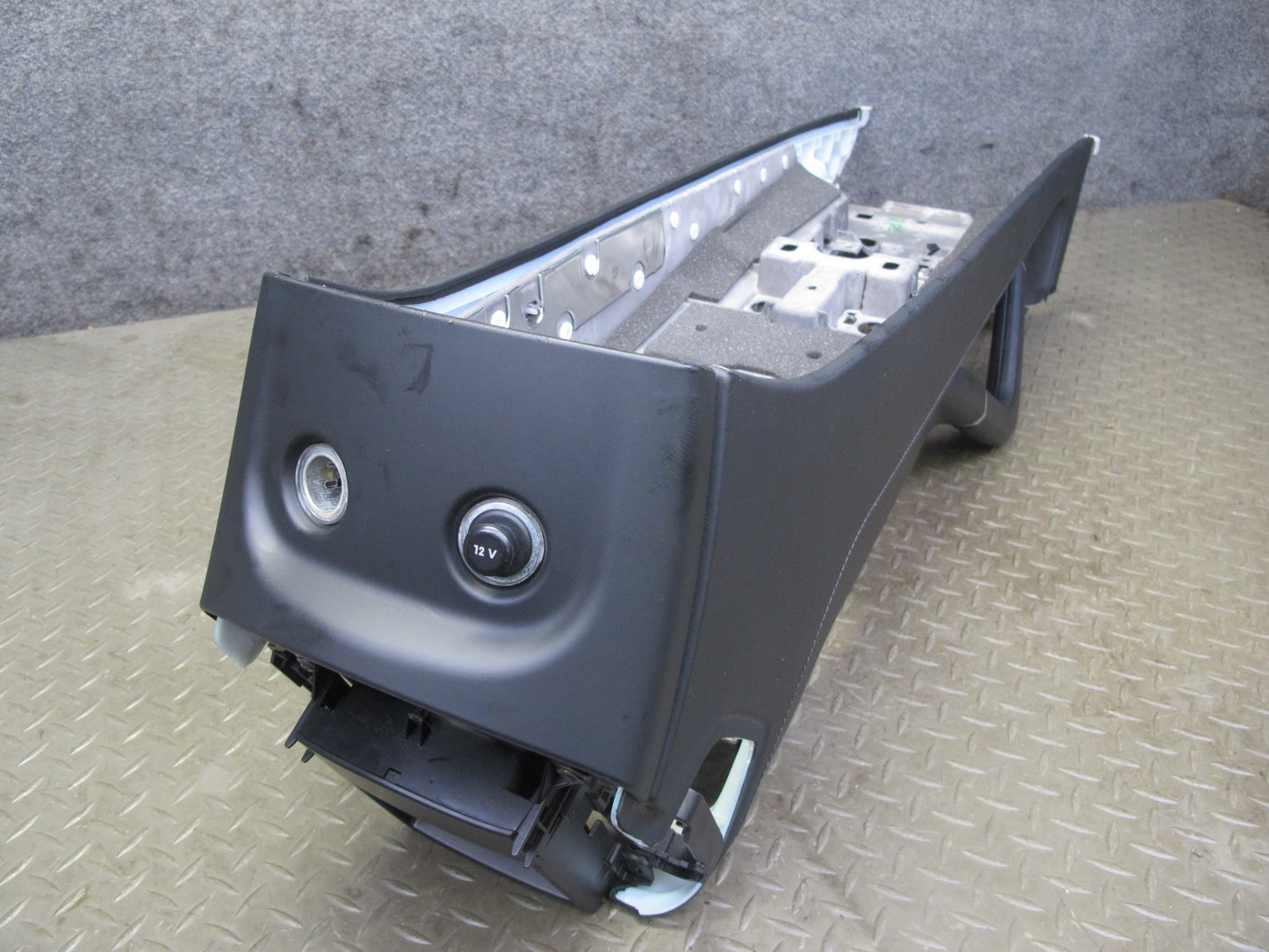 2011-2018 Porsche Cayenne 958 Front Dash Center Console Frame Panel Assembly