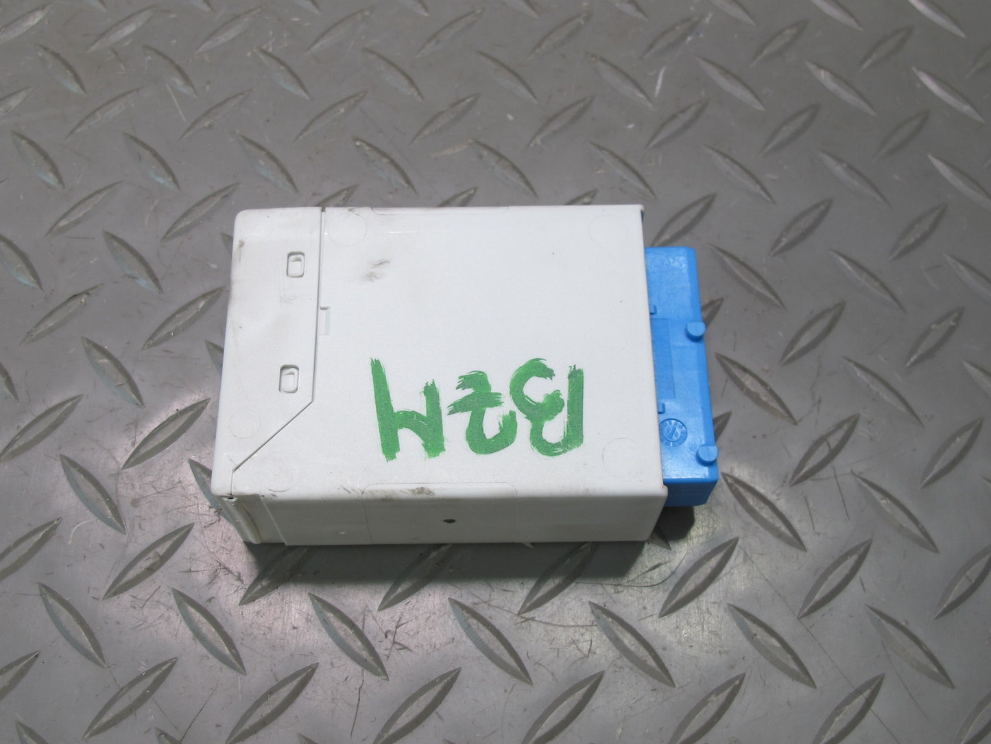 96-02 BMW E36/7 Z3 Windshield Wiper Relay Control Module 8366381 OEM