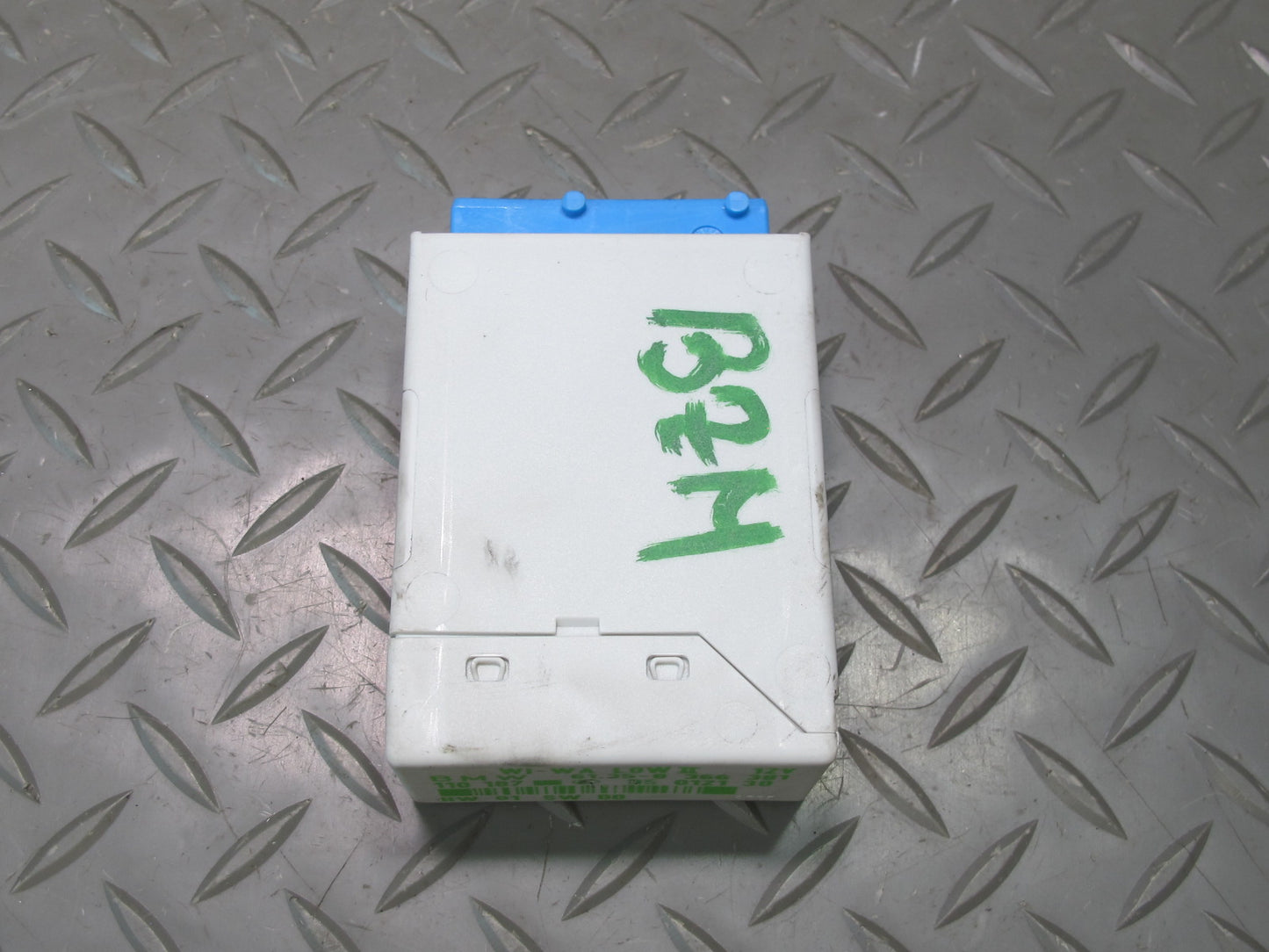 96-02 BMW E36/7 Z3 Windshield Wiper Relay Control Module 8366381 OEM