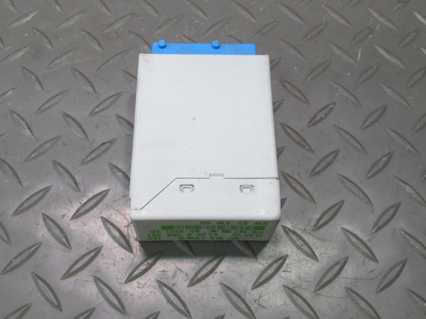 96-02 BMW E36/7 Z3 Windshield Wiper Relay Control Module 8366381 OEM