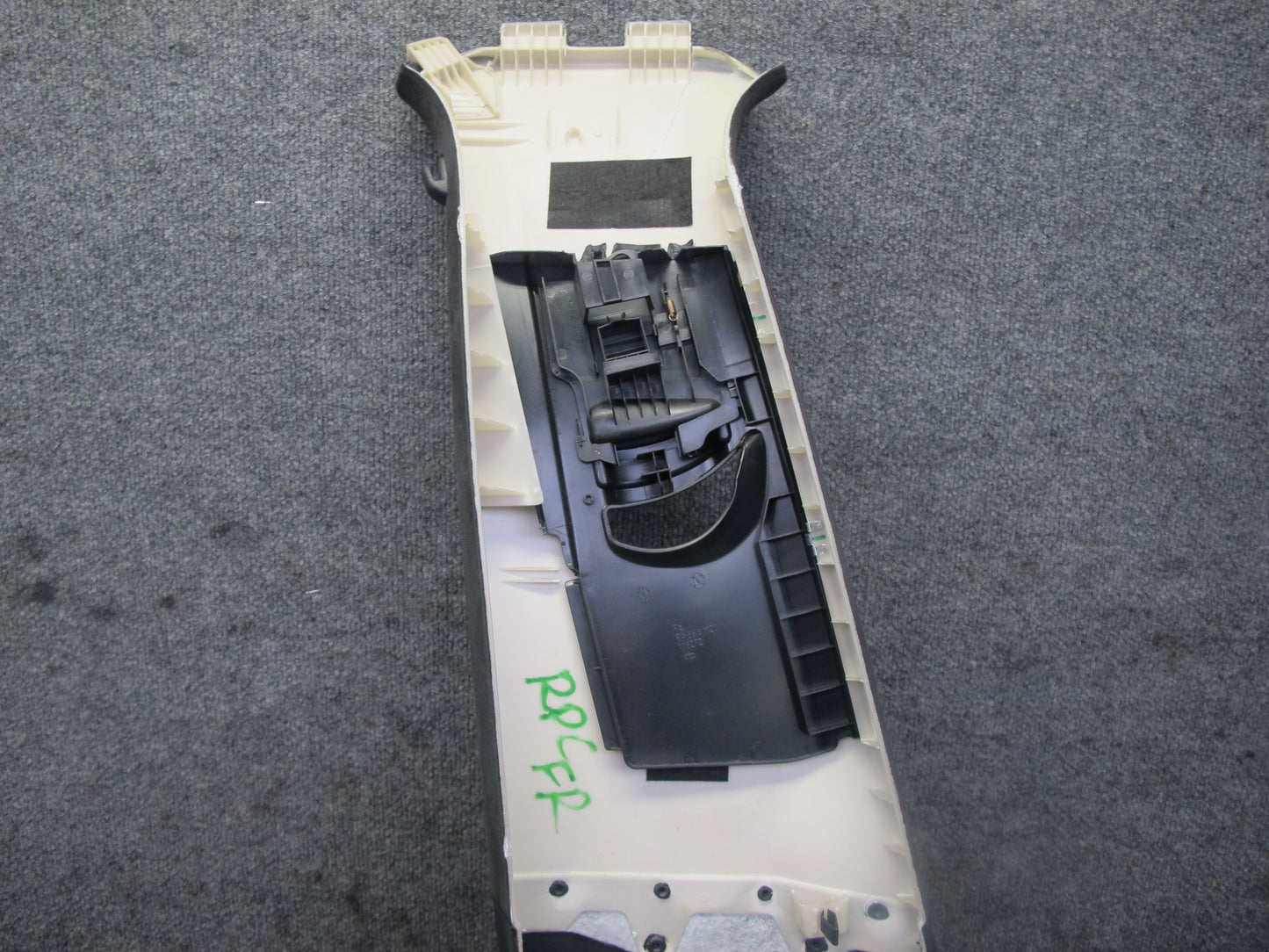 11-18 Porsche Cayenne 958 Right Left Side Upper B Pillar Trim Cover Panel Set