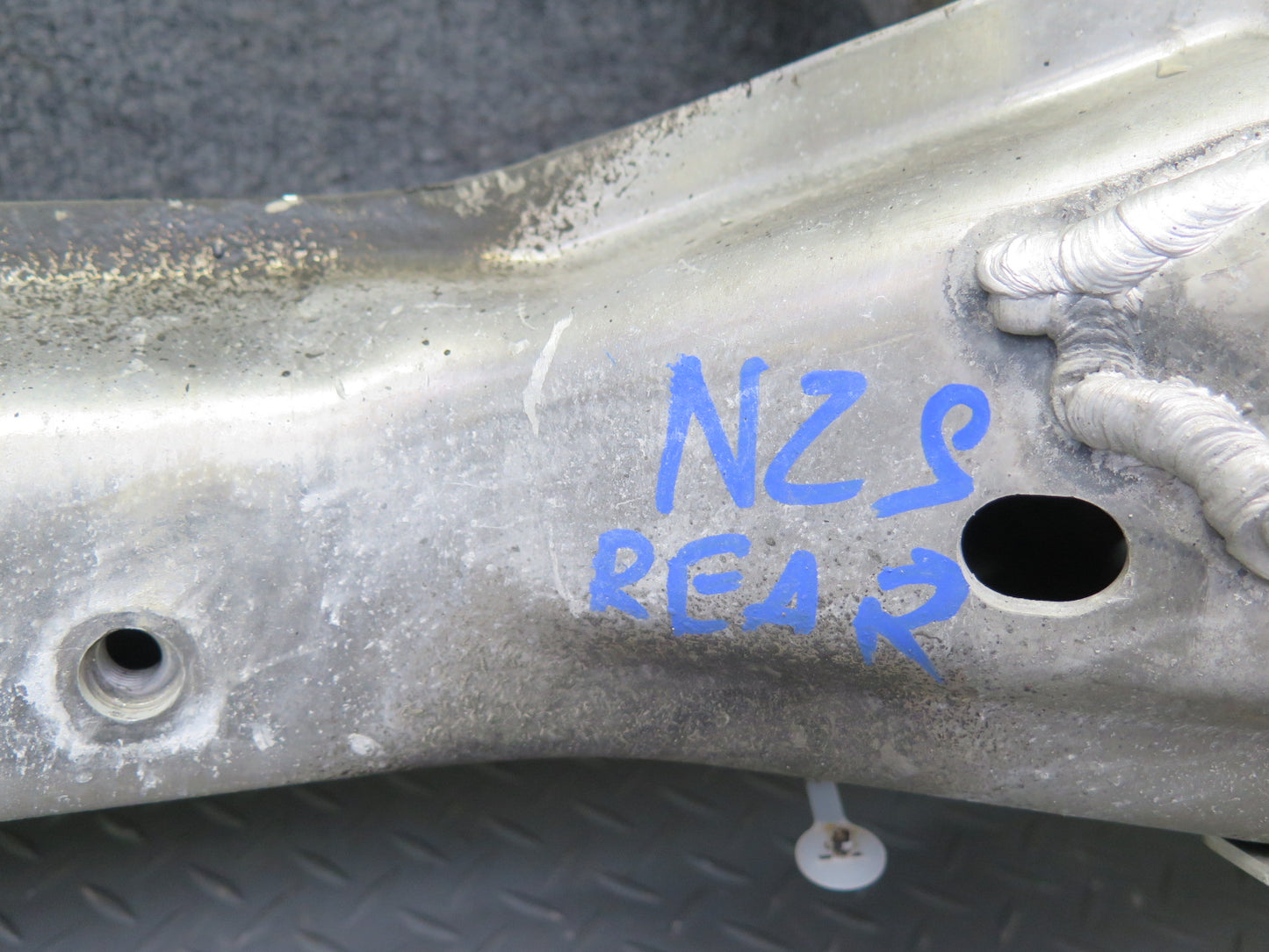 04-06 Nissan Z33 350Z Conv Rear Suspension Subframe Crossmember Carrier 68K OEM