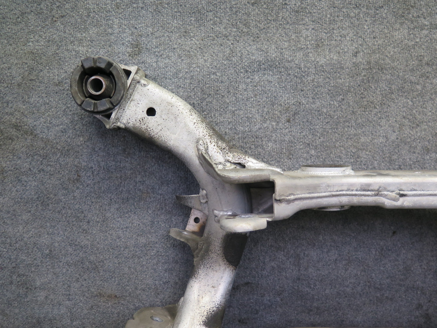 04-06 Nissan Z33 350Z Conv Rear Suspension Subframe Crossmember Carrier 68K OEM