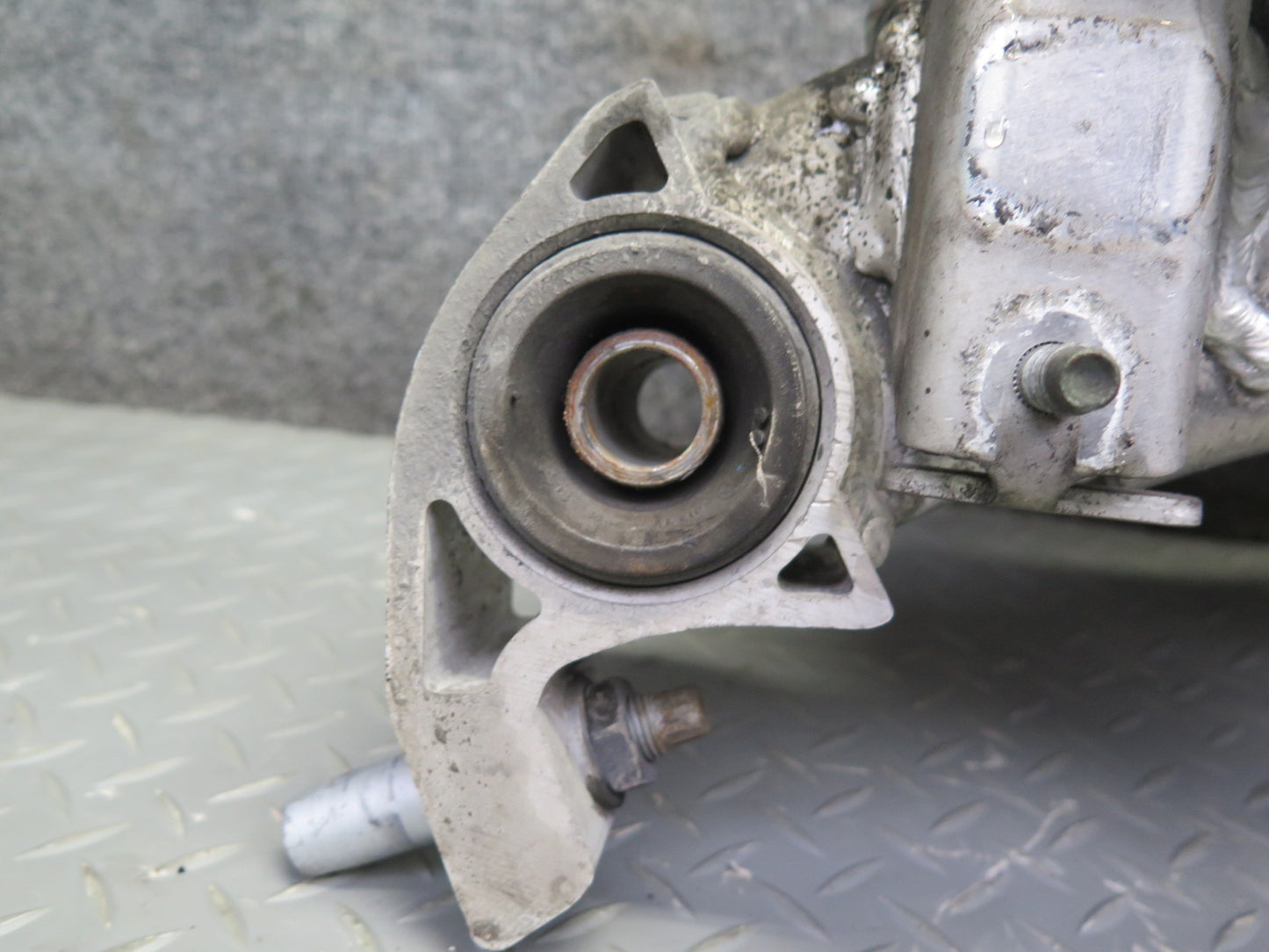 04-06 Nissan Z33 350Z Conv Rear Suspension Subframe Crossmember Carrier 68K OEM