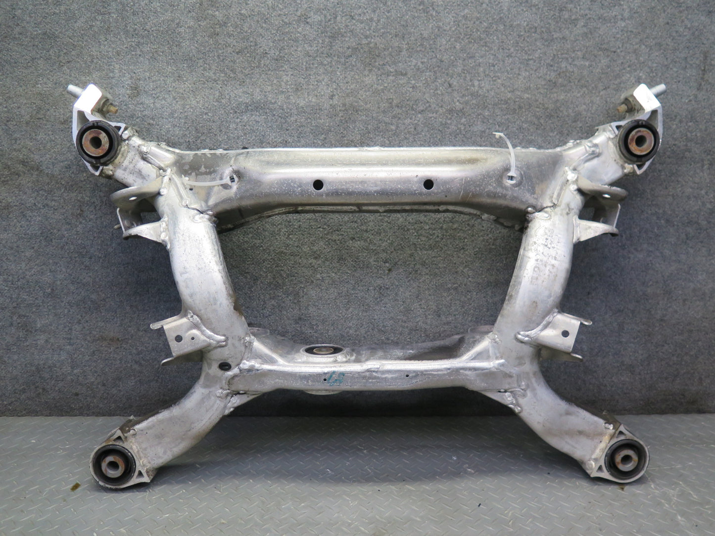 04-06 Nissan Z33 350Z Conv Rear Suspension Subframe Crossmember Carrier 68K OEM