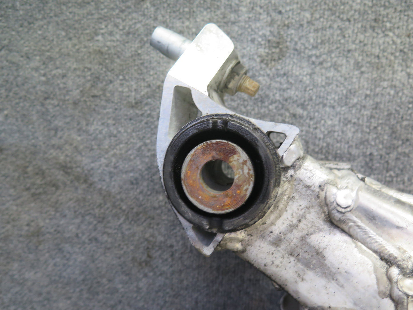 04-06 Nissan Z33 350Z Conv Rear Suspension Subframe Crossmember Carrier 68K OEM