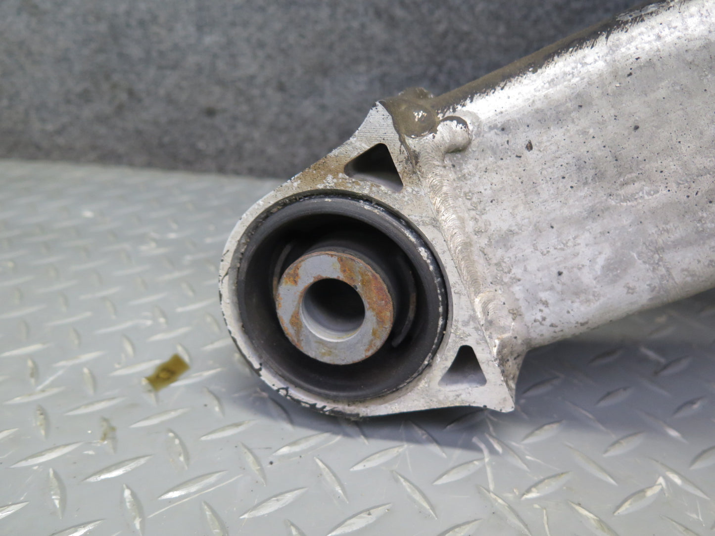 04-06 Nissan Z33 350Z Conv Rear Suspension Subframe Crossmember Carrier 68K OEM