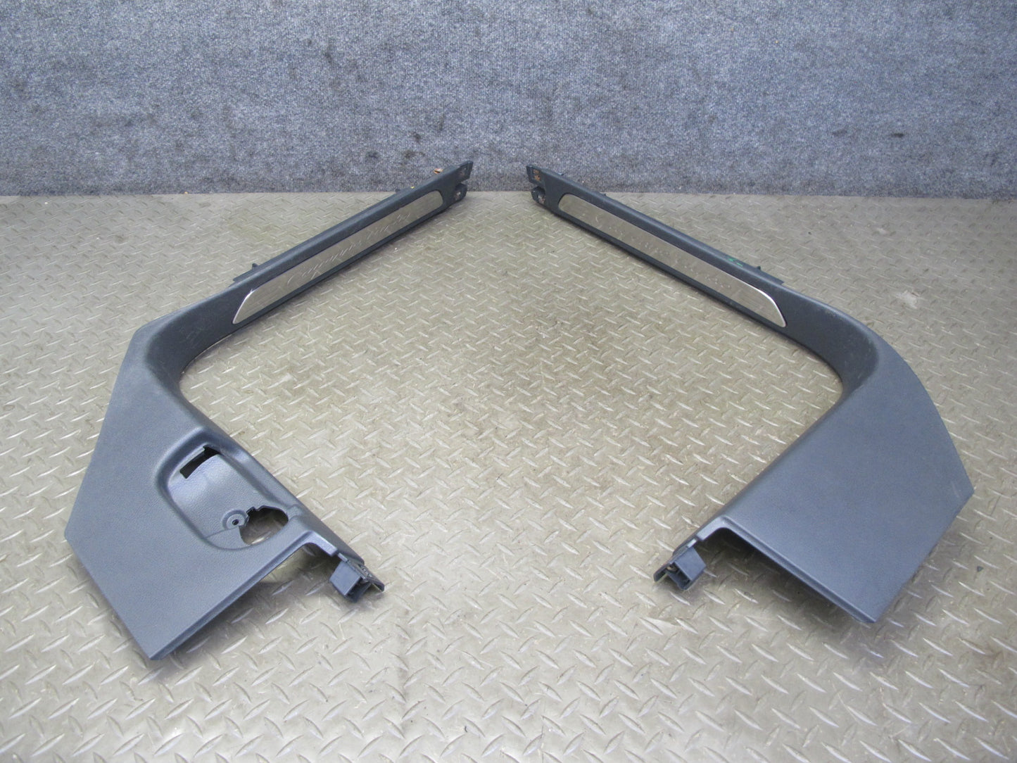 2011-2018 Porsche Cayenne 958 Front Left & Right Sill Scuff Plate Kick Panel Set