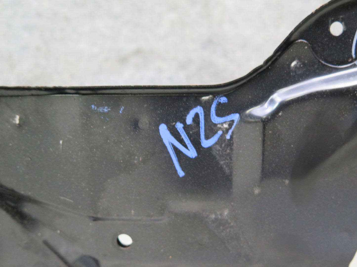 04-06 Nissan Z33 350Z Conv Rear Fuel Tank Crossmember Support Frame 68K Mile OEM