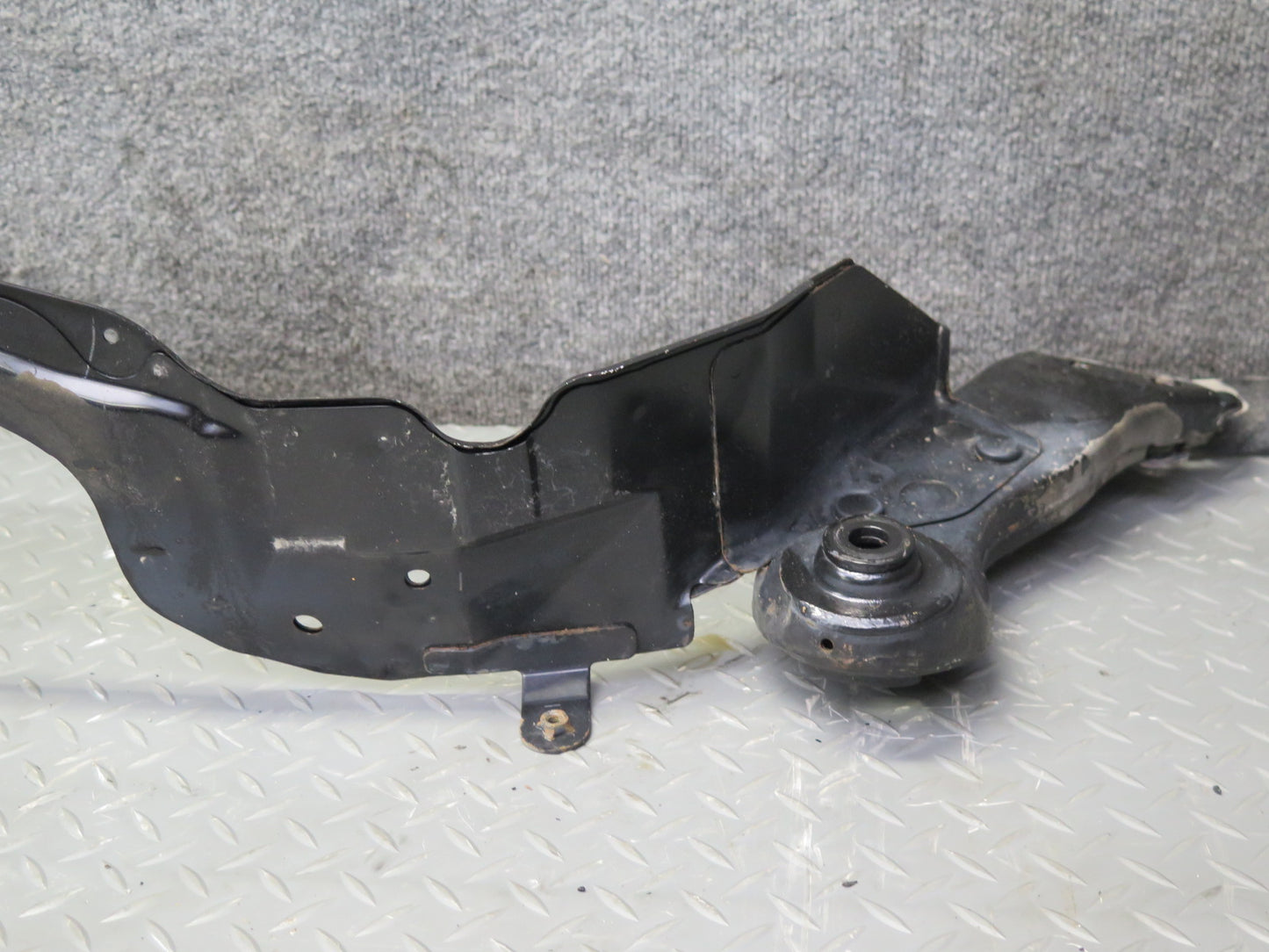 04-06 Nissan Z33 350Z Conv Rear Fuel Tank Crossmember Support Frame 68K Mile OEM