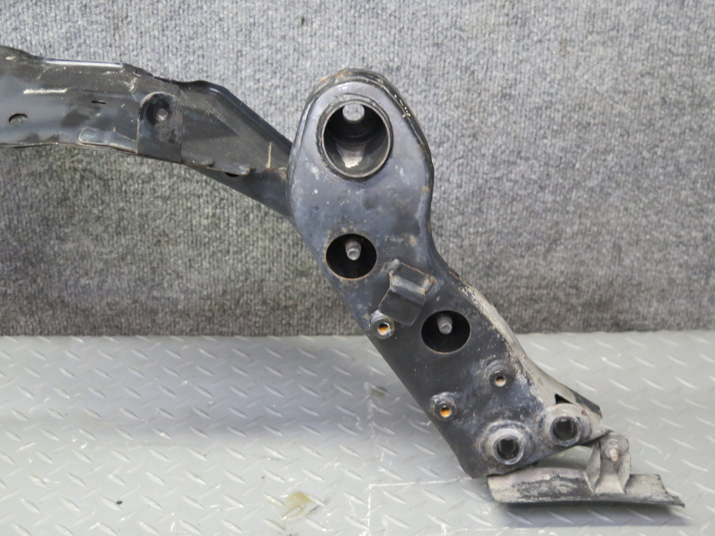 04-06 Nissan Z33 350Z Conv Rear Fuel Tank Crossmember Support Frame 68K Mile OEM