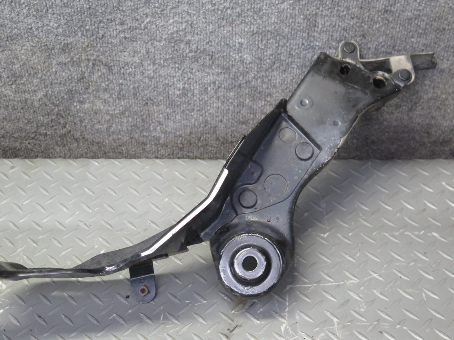 04-06 Nissan Z33 350Z Conv Rear Fuel Tank Crossmember Support Frame 68K Mile OEM