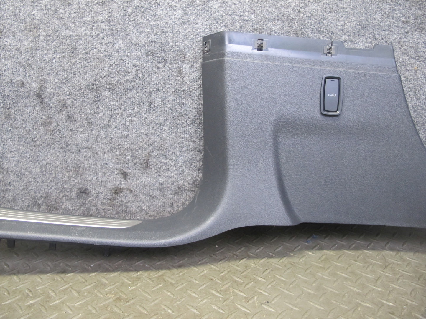 11-18 Porsche Cayenne 958 Right Left Side B Pillar Lower Trim Cover Panel Set