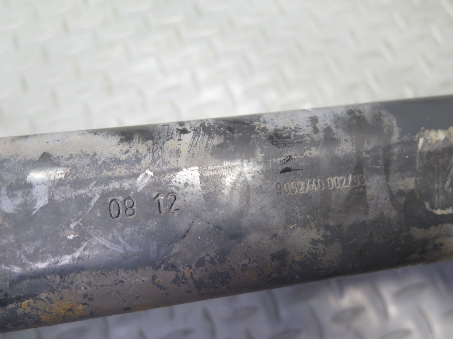 2011-2014 Porsche Cayenne 958 V8 Transmission Support Mount Bracket Carrier