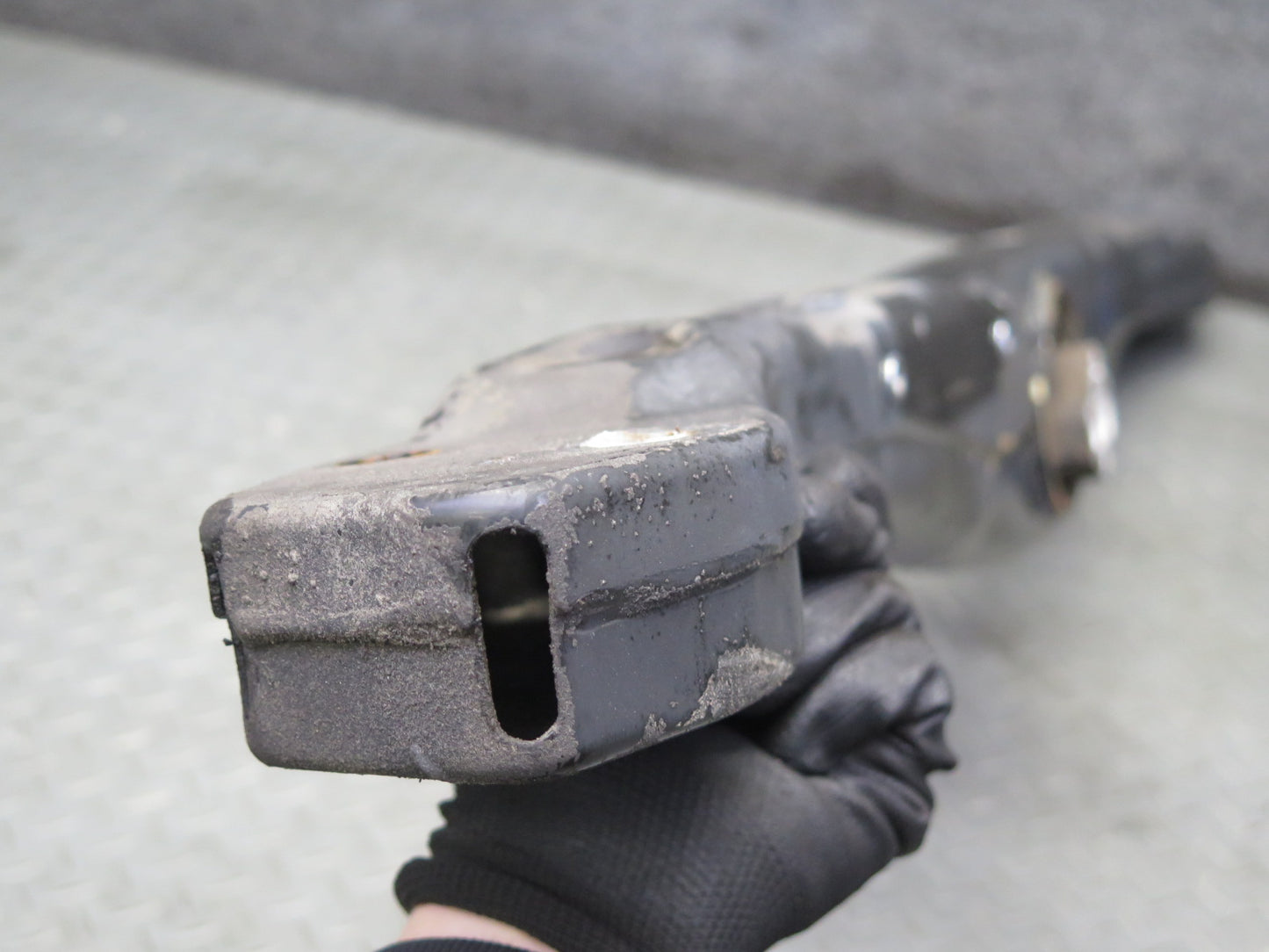 2011-2014 Porsche Cayenne 958 V8 Transmission Support Mount Bracket Carrier