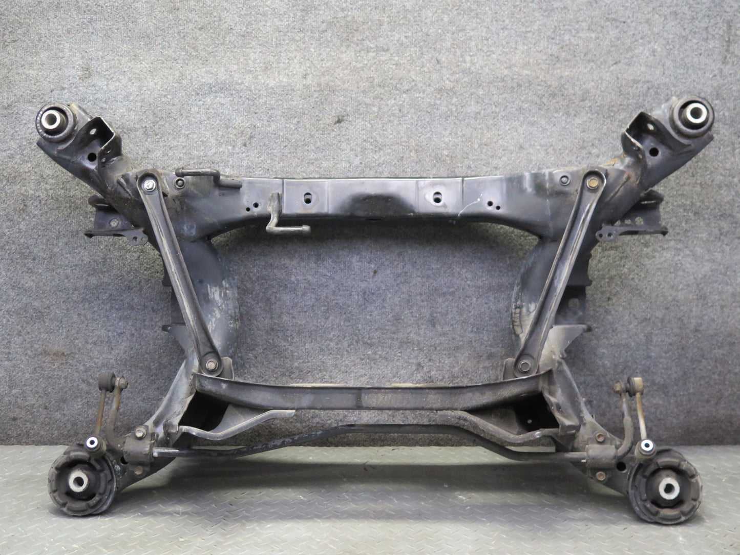 01-05 Lexus JCE10L IS300 Rear Suspension Crossmember Sub Frame Subframe OEM