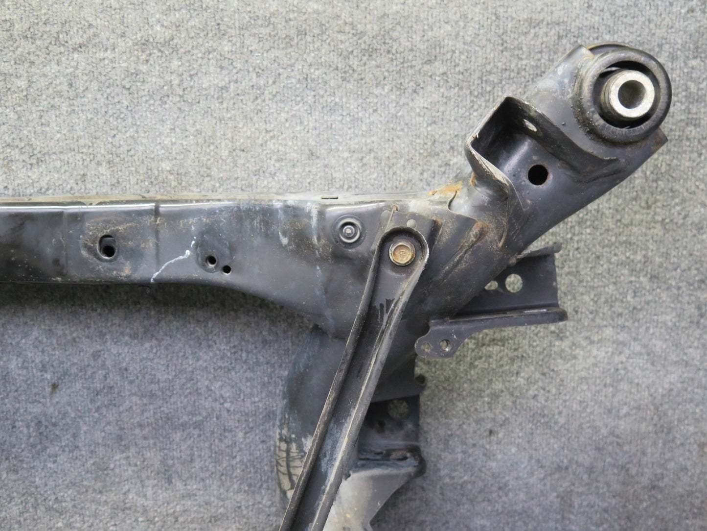 01-05 Lexus JCE10L IS300 Rear Suspension Crossmember Sub Frame Subframe OEM