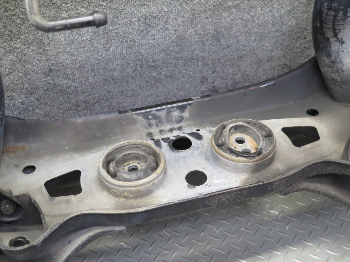 01-05 Lexus JCE10L IS300 Rear Suspension Crossmember Sub Frame Subframe OEM