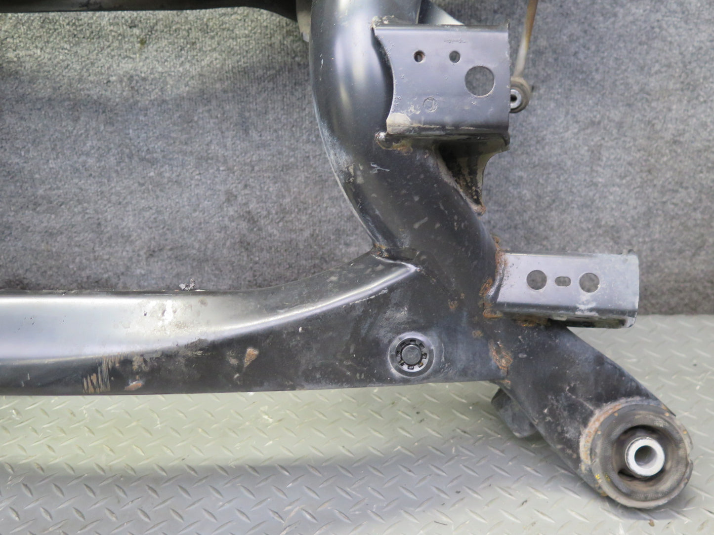 01-05 Lexus JCE10L IS300 Rear Suspension Crossmember Sub Frame Subframe OEM