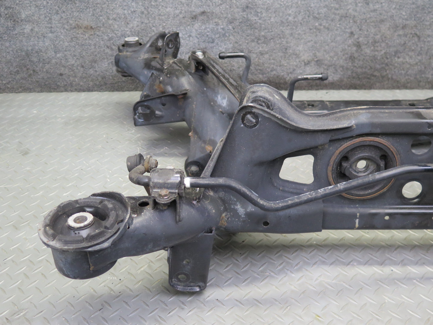 01-05 Lexus JCE10L IS300 Rear Suspension Crossmember Sub Frame Subframe OEM
