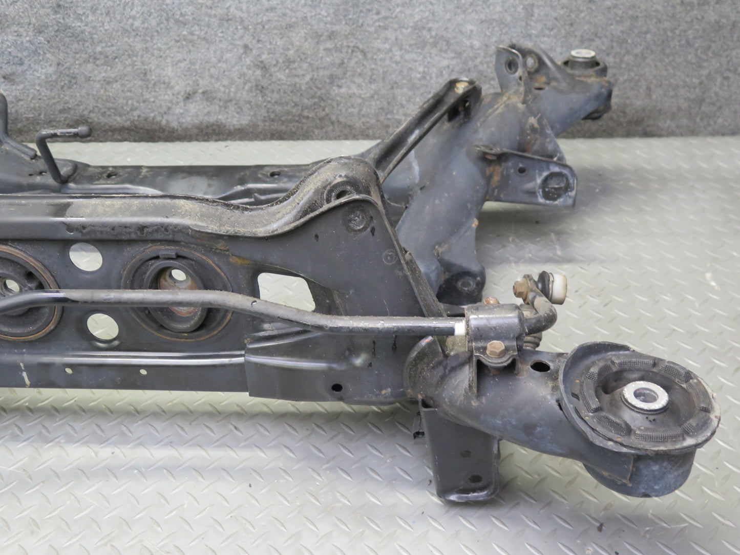 01-05 Lexus JCE10L IS300 Rear Suspension Crossmember Sub Frame Subframe OEM