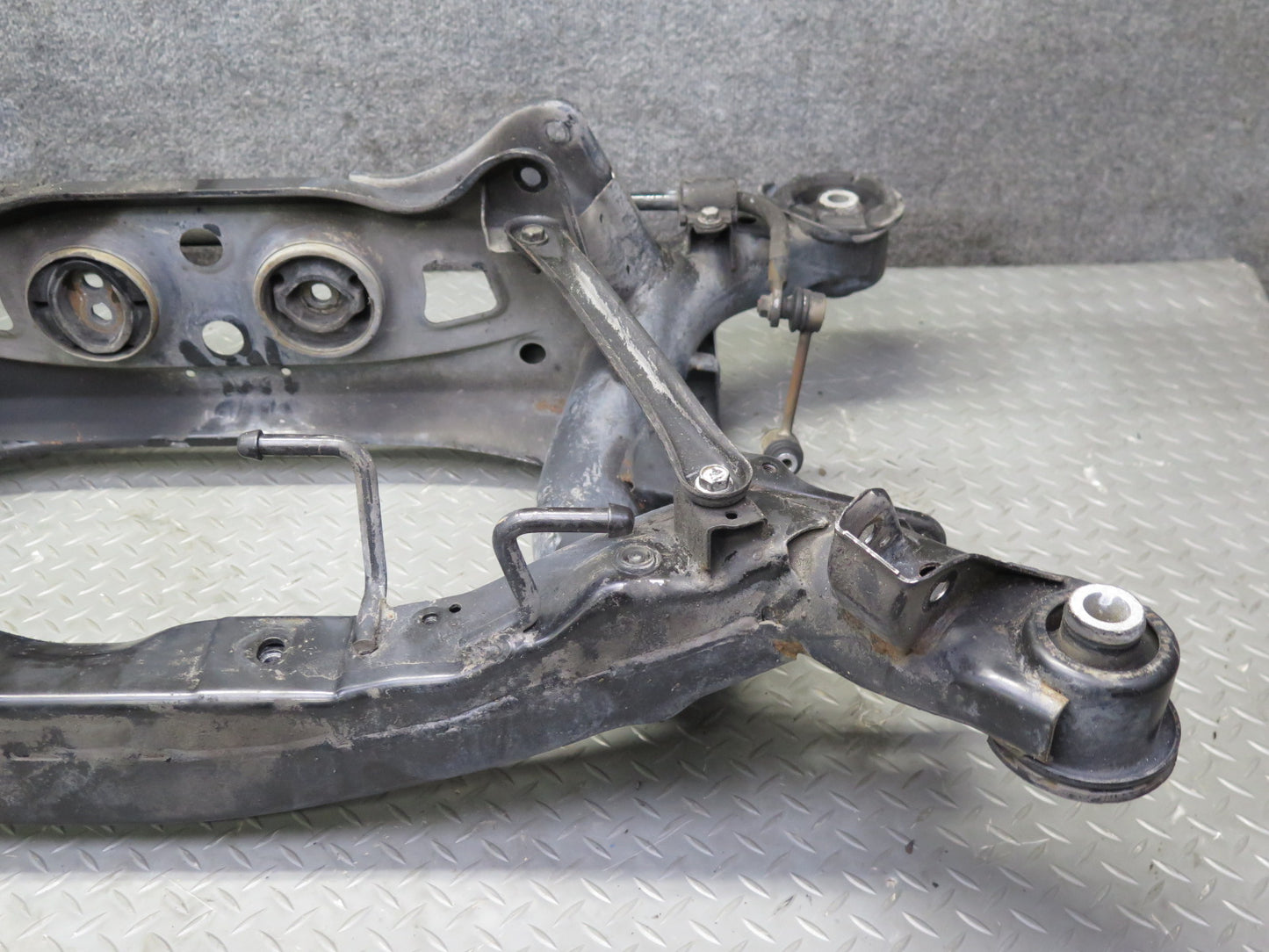 01-05 Lexus JCE10L IS300 Rear Suspension Crossmember Sub Frame Subframe OEM