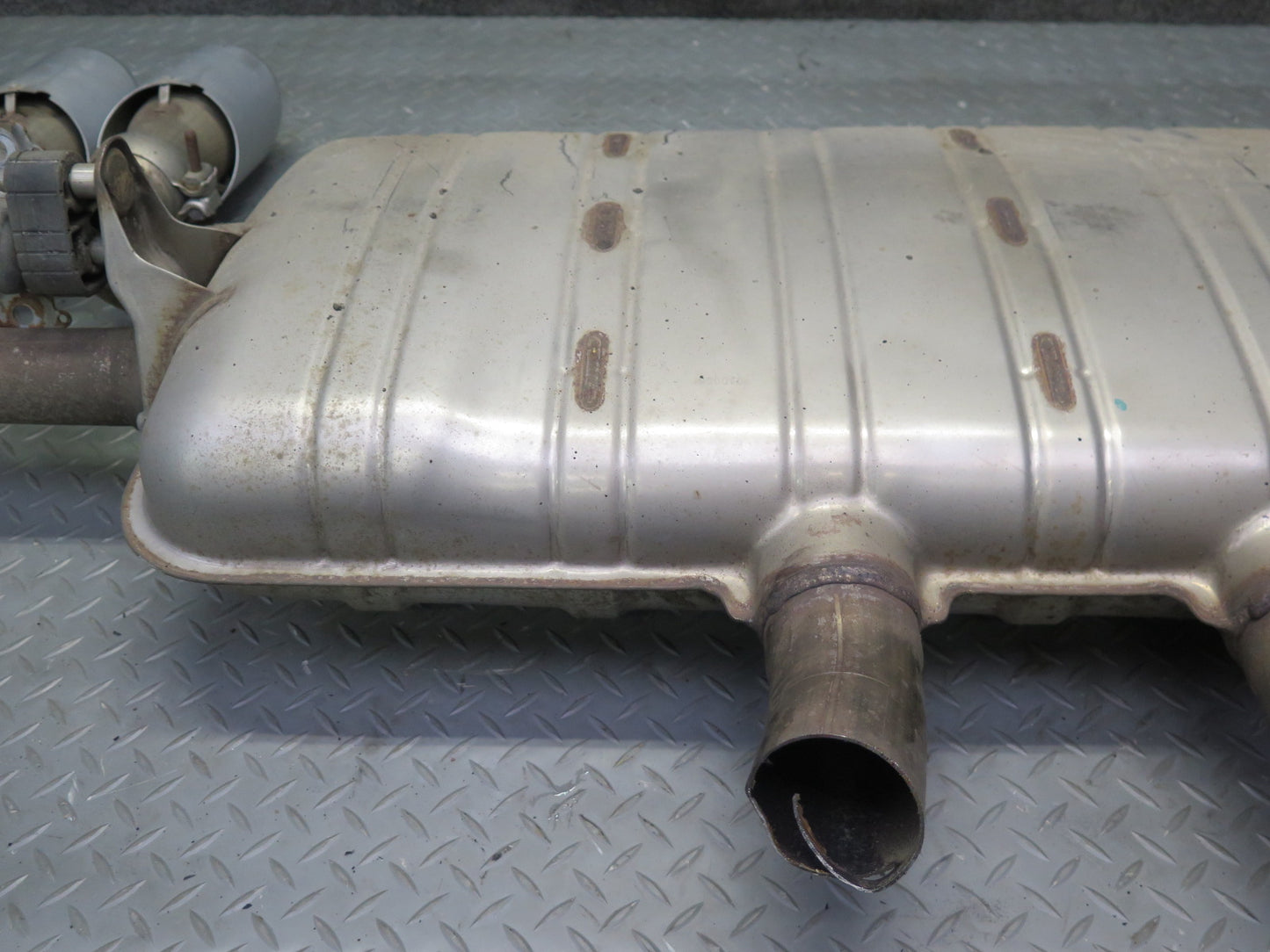 2011-2014 Porsche Cayenne 958 4.8L Turbo Rear Dual Exhaust Muffler W/ Tips 66K