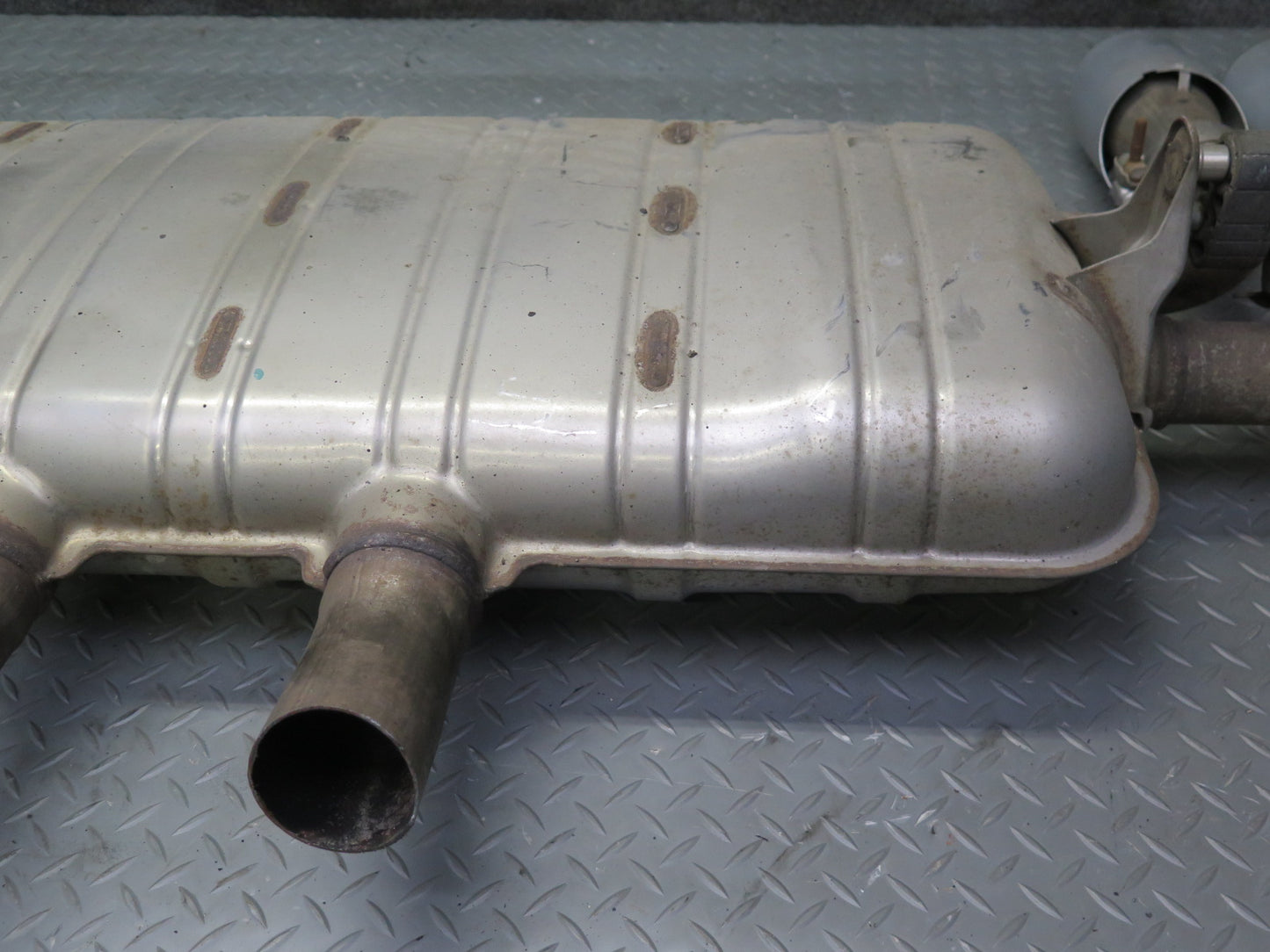2011-2014 Porsche Cayenne 958 4.8L Turbo Rear Dual Exhaust Muffler W/ Tips 66K