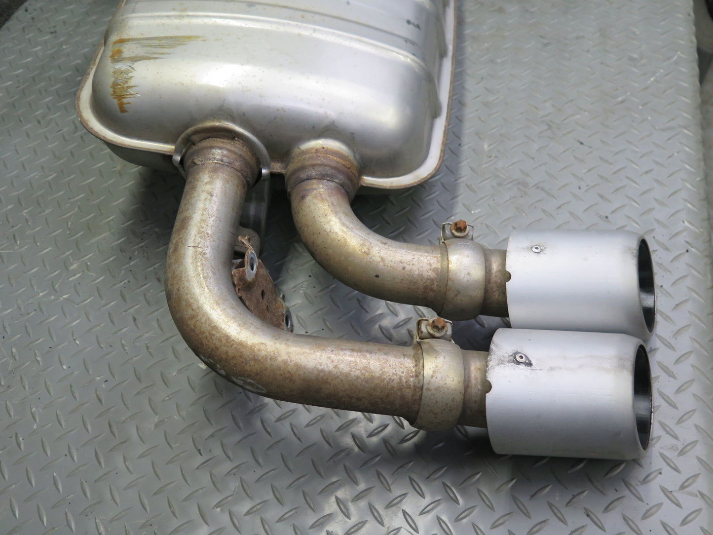 2011-2014 Porsche Cayenne 958 4.8L Turbo Rear Dual Exhaust Muffler W/ Tips 66K