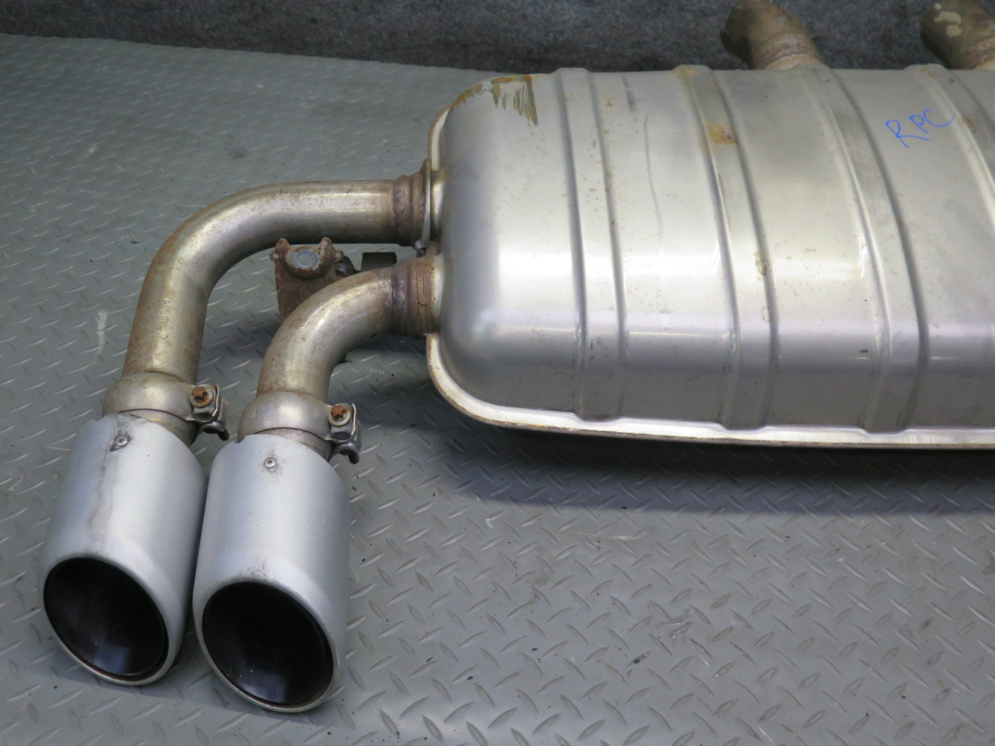 2011-2014 Porsche Cayenne 958 4.8L Turbo Rear Dual Exhaust Muffler W/ Tips 66K