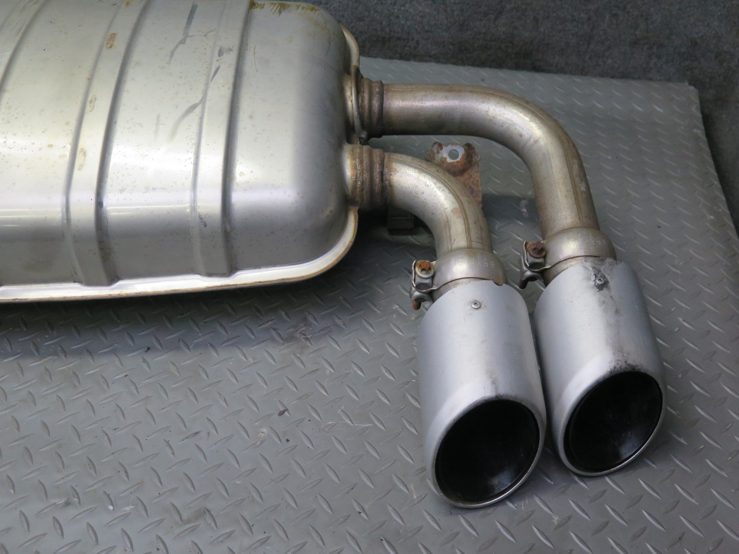 2011-2014 Porsche Cayenne 958 4.8L Turbo Rear Dual Exhaust Muffler W/ Tips 66K