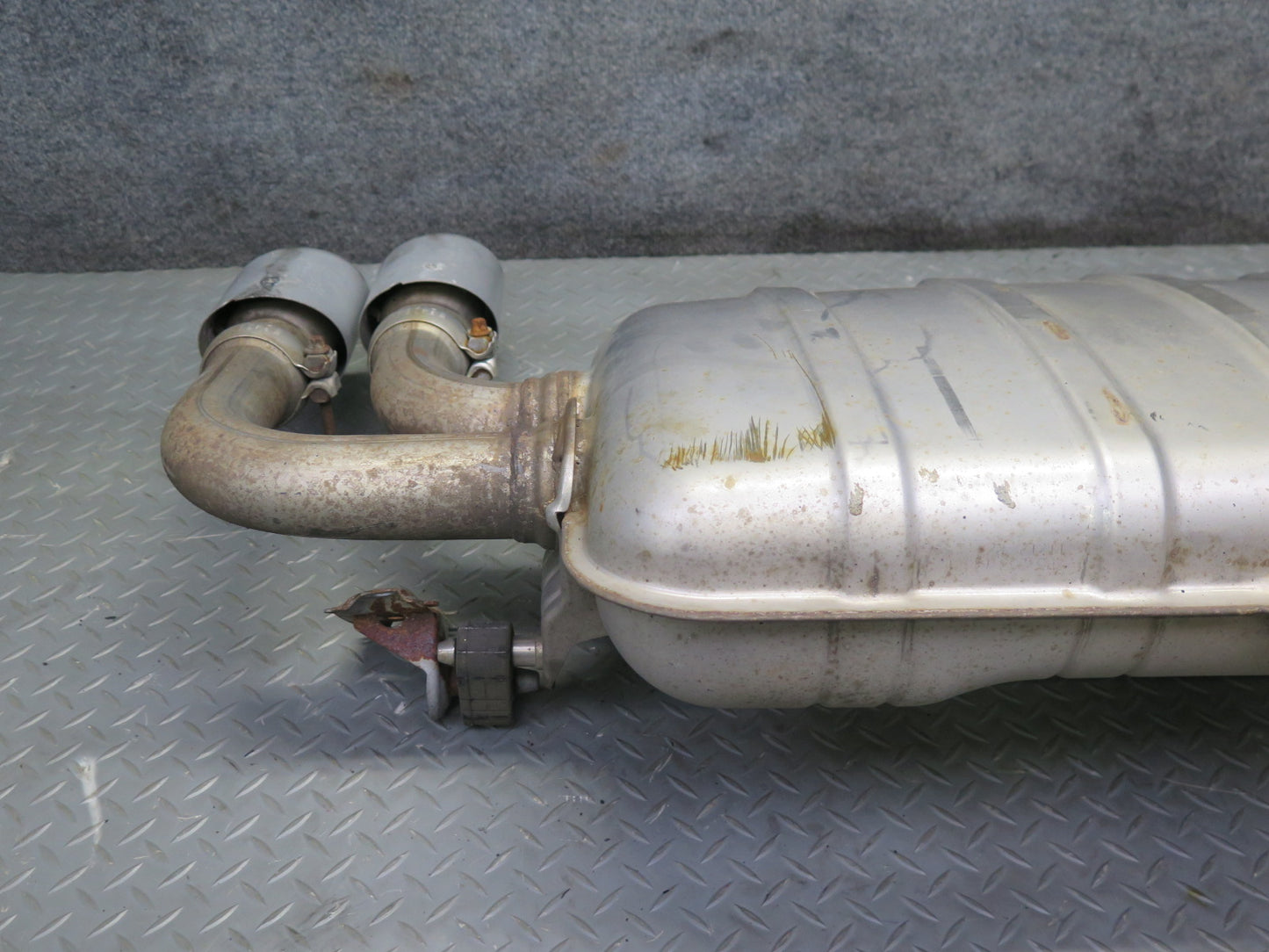 2011-2014 Porsche Cayenne 958 4.8L Turbo Rear Dual Exhaust Muffler W/ Tips 66K