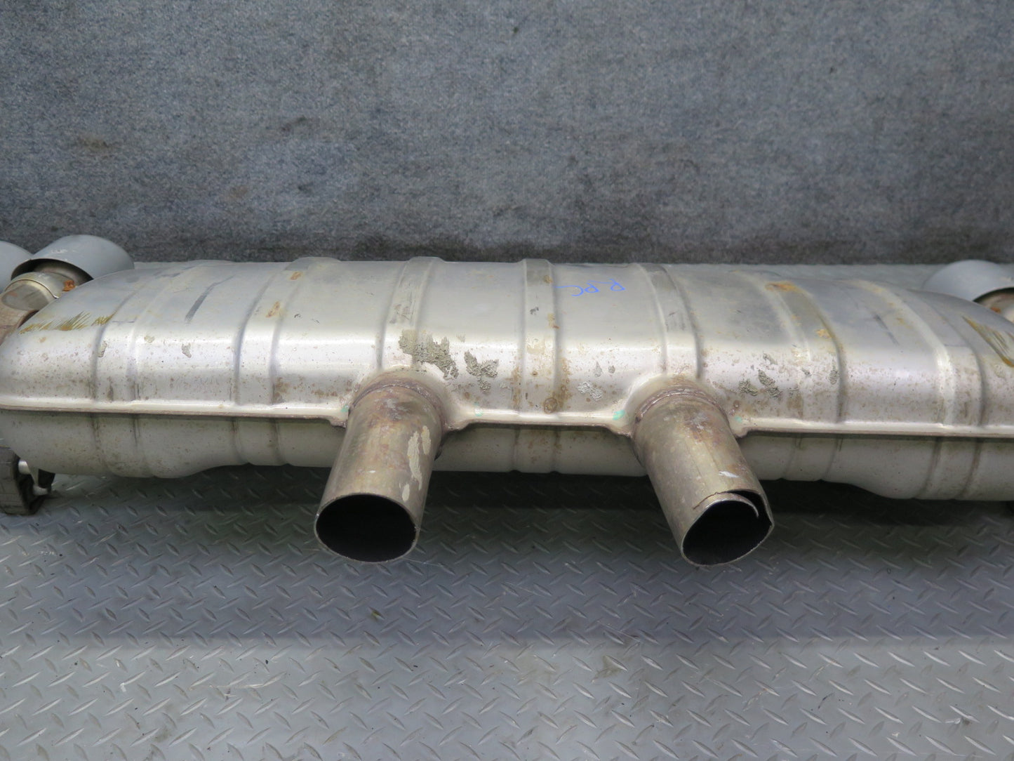 2011-2014 Porsche Cayenne 958 4.8L Turbo Rear Dual Exhaust Muffler W/ Tips 66K