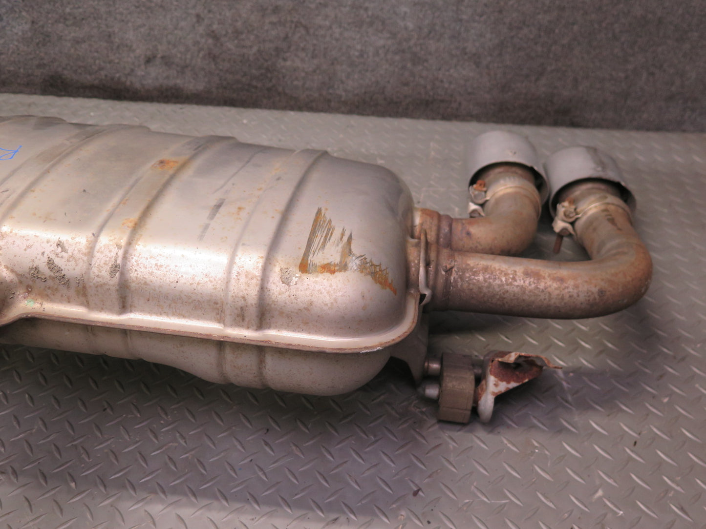 2011-2014 Porsche Cayenne 958 4.8L Turbo Rear Dual Exhaust Muffler W/ Tips 66K