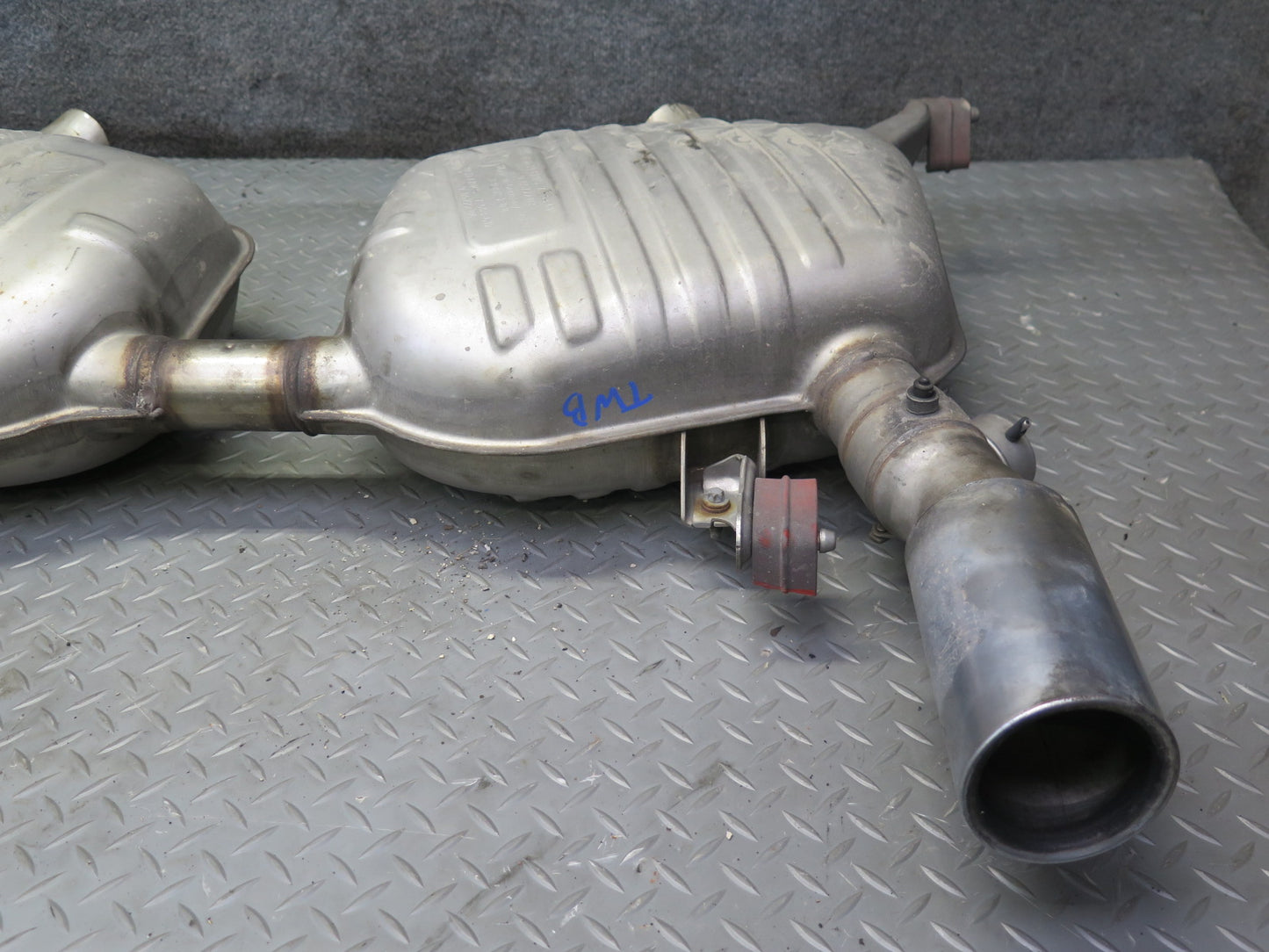 07-10 BMW E92 E93 335i N54 Set of 2 Rear Left  & Right Exhaust Muffler 64K OEM
