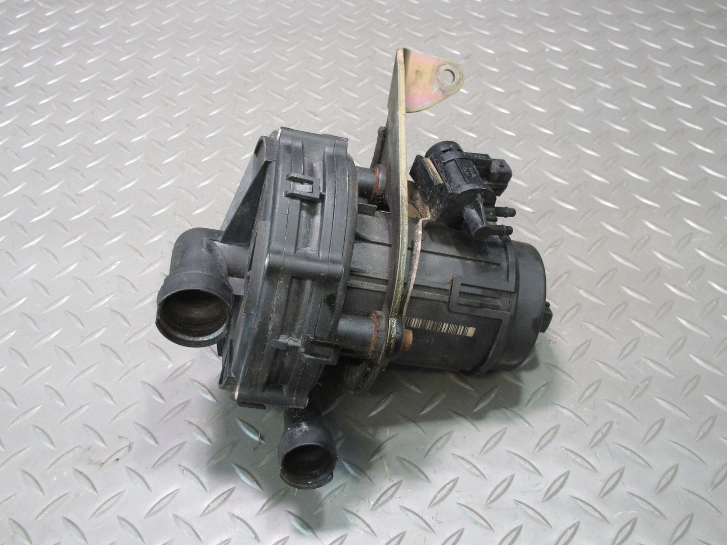 99-03 VW Eurovan T4 2.8L Secondary Air Injection Smog Pump OEM